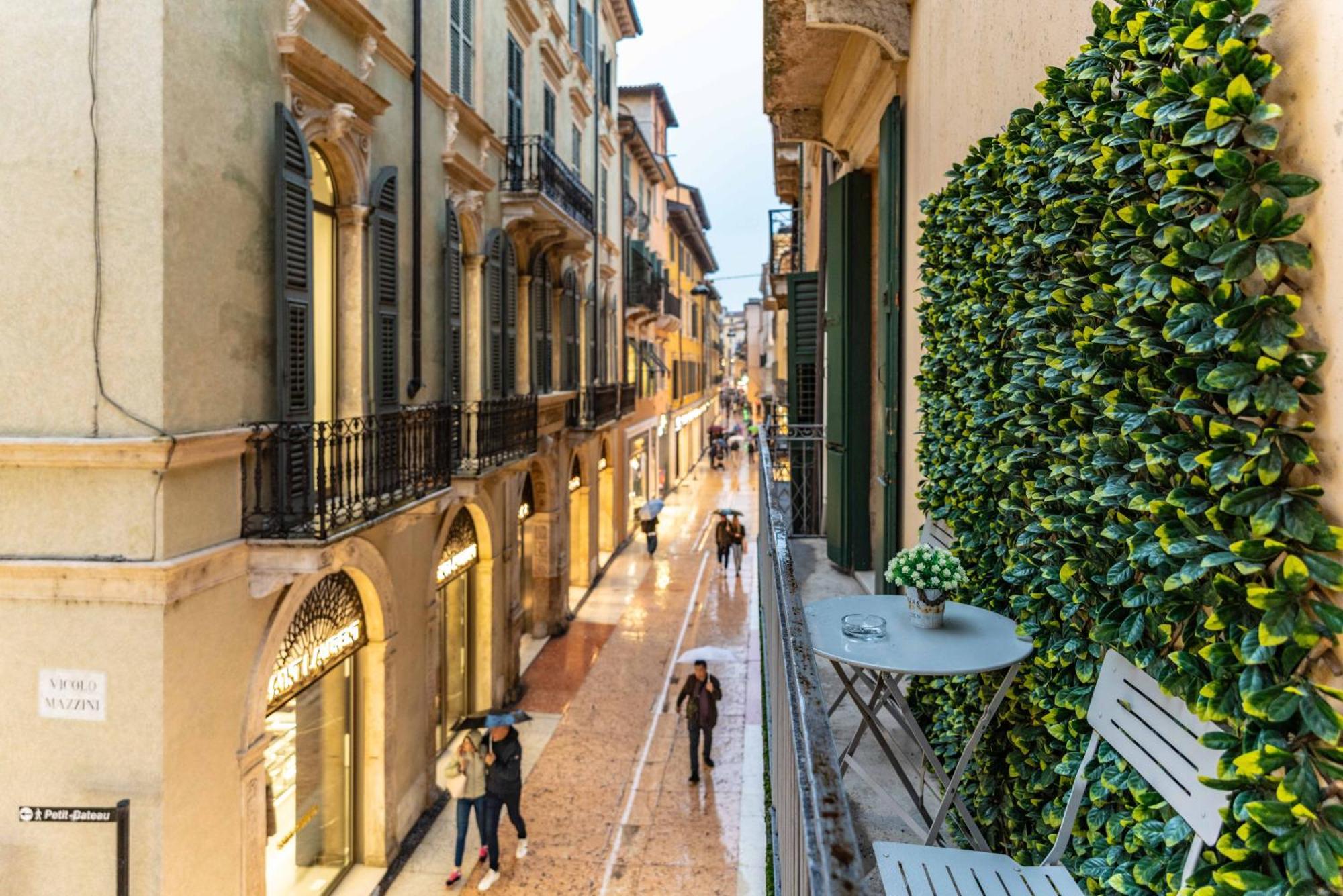 -Near Arena & Giuletta- Pet Friendly Mazzini Palace 베로나 외부 사진