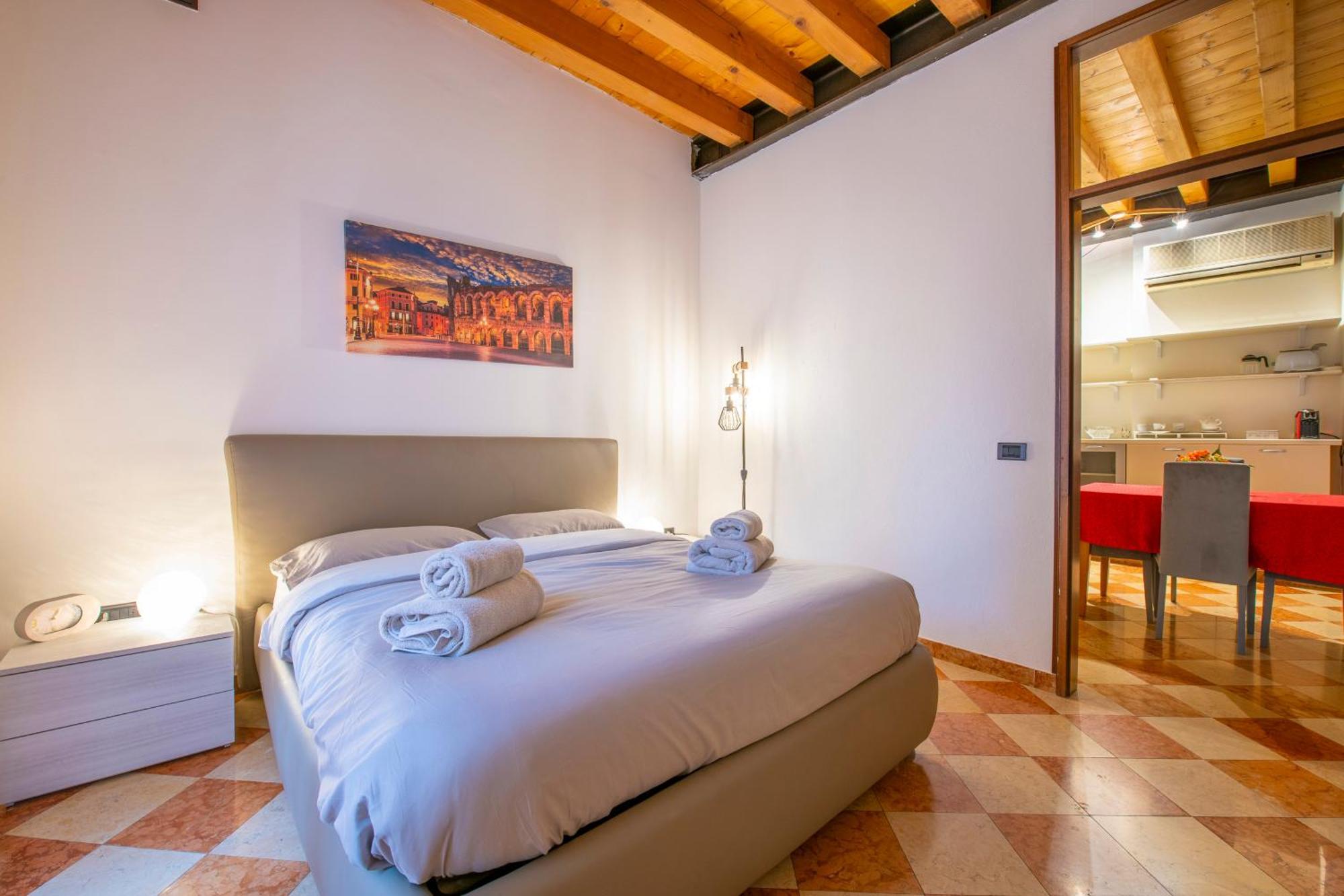 -Near Arena & Giuletta- Pet Friendly Mazzini Palace 베로나 외부 사진