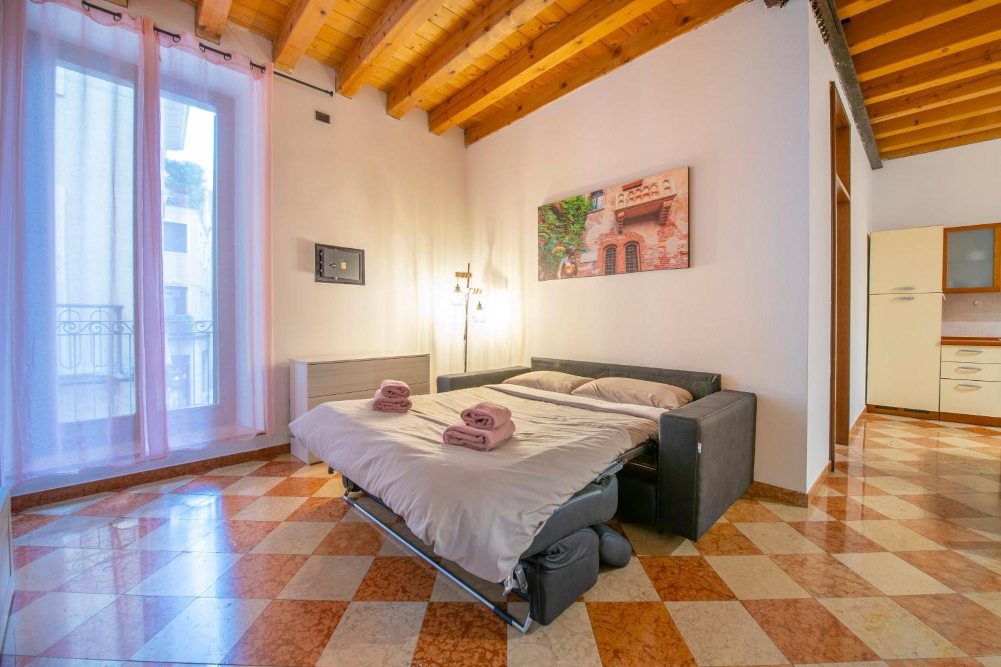 -Near Arena & Giuletta- Pet Friendly Mazzini Palace 베로나 외부 사진